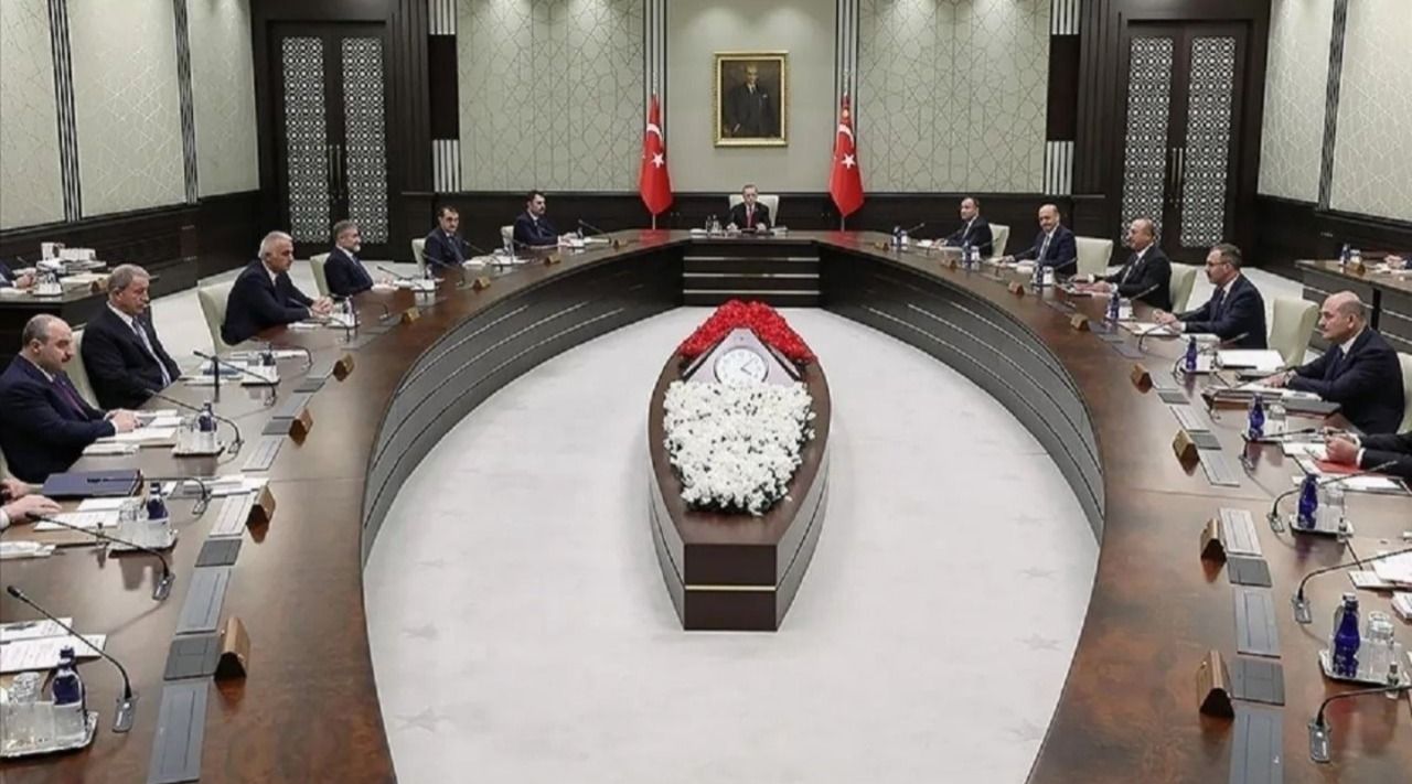 Mevcut bakanların katılacağı son kabine toplantısı