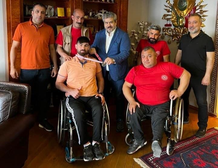 Şampiyondan Bucak'a Ziyaret