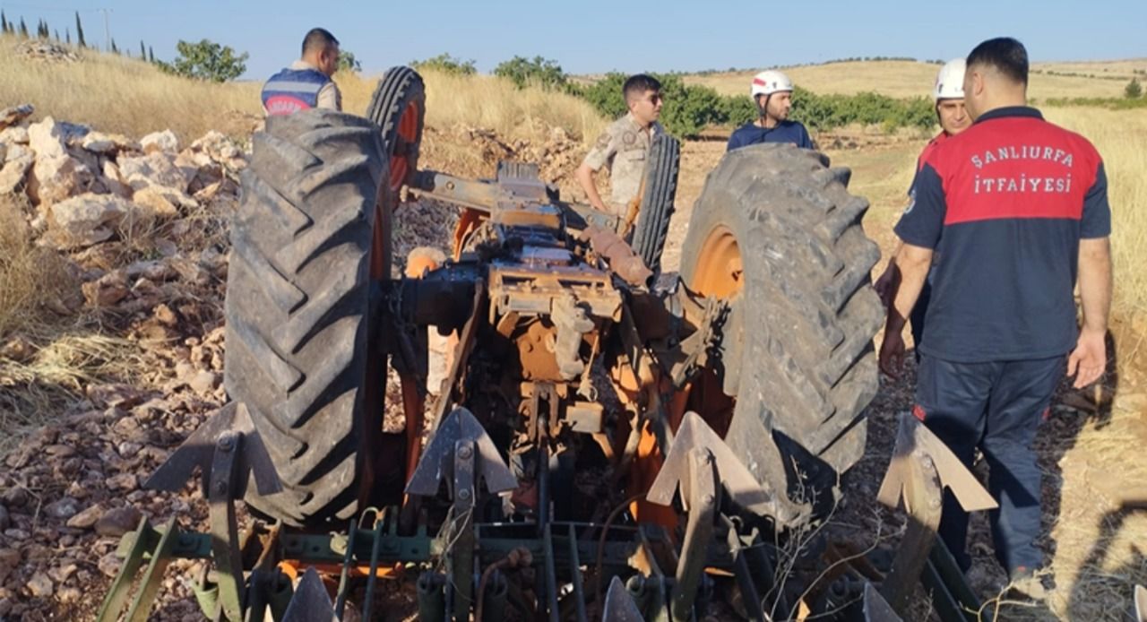 Karaköprü’de tarla sürerken traktörün altında kaldı