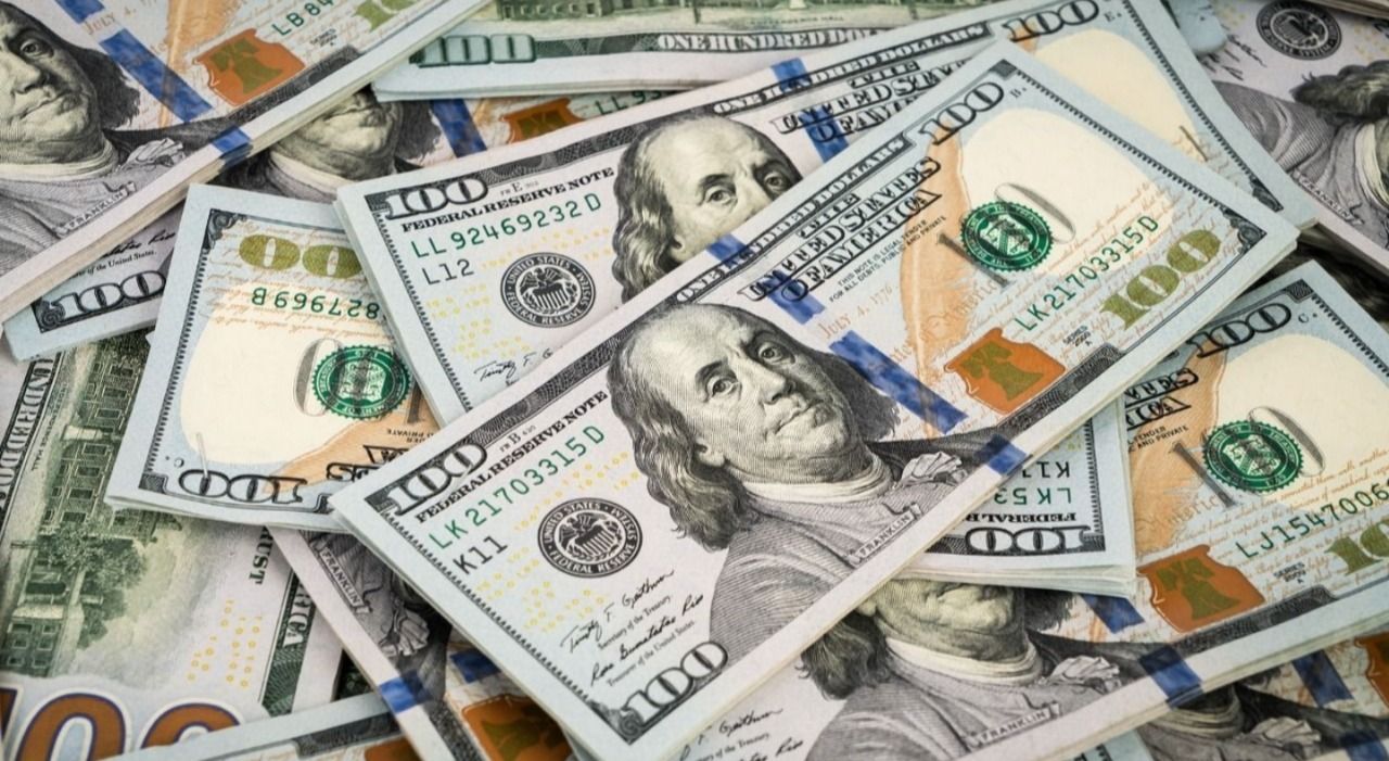 Dolar güne yine rekorla başladı