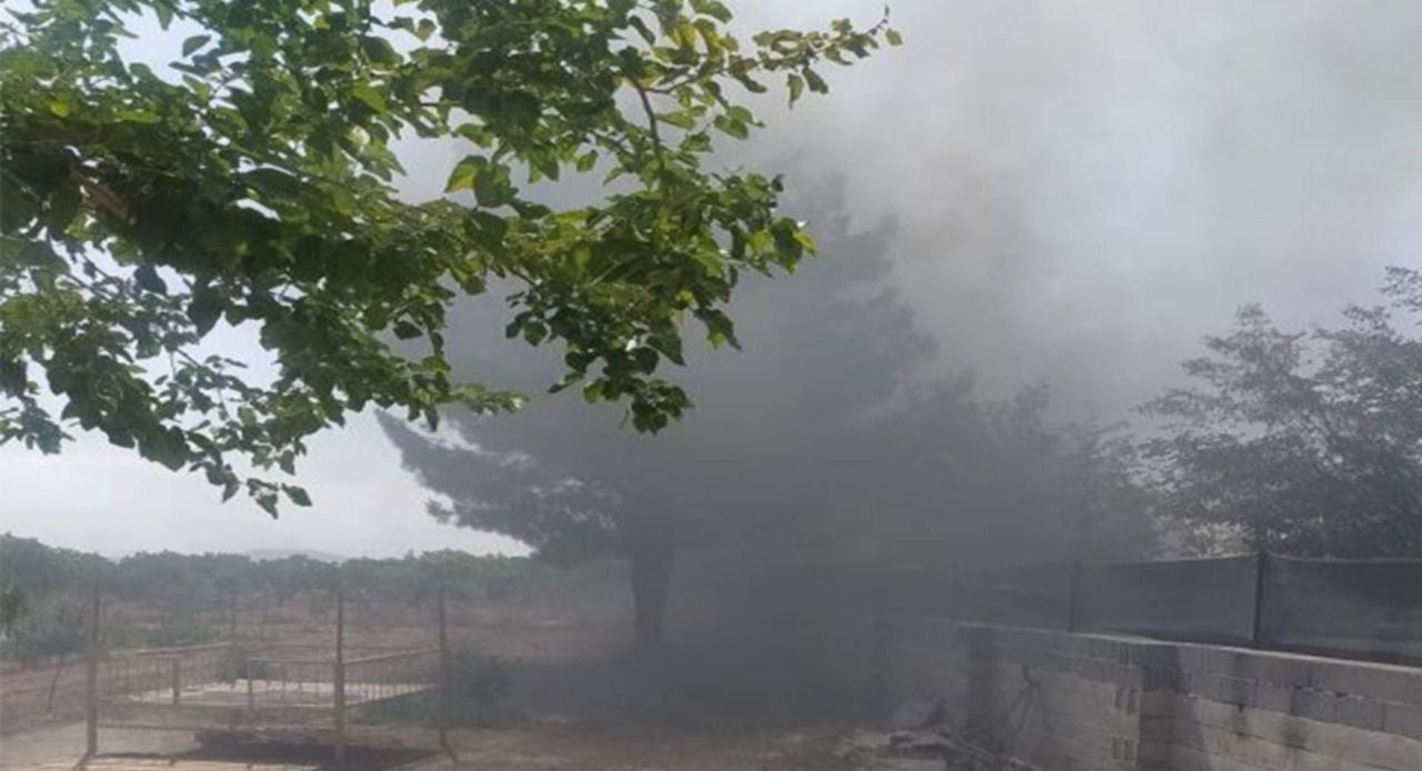 Urfa'da bir köy dumanlara teslim oldu!