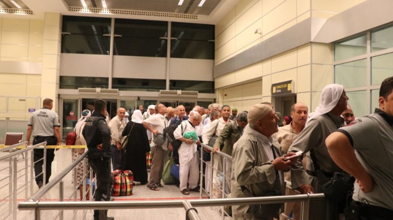 Şanlıurfa’nın ilk hacı kafilesi kutsal topraklardan döndü