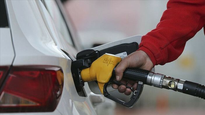 Sürücülere üzücü bir haber daha! Motorine yeniden zam geliyor...