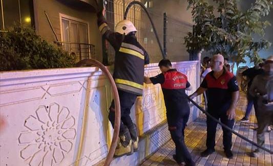 Şanlıurfa'daki ev yangınında dumandan etkilenen kişi hastaneye kaldırıldı