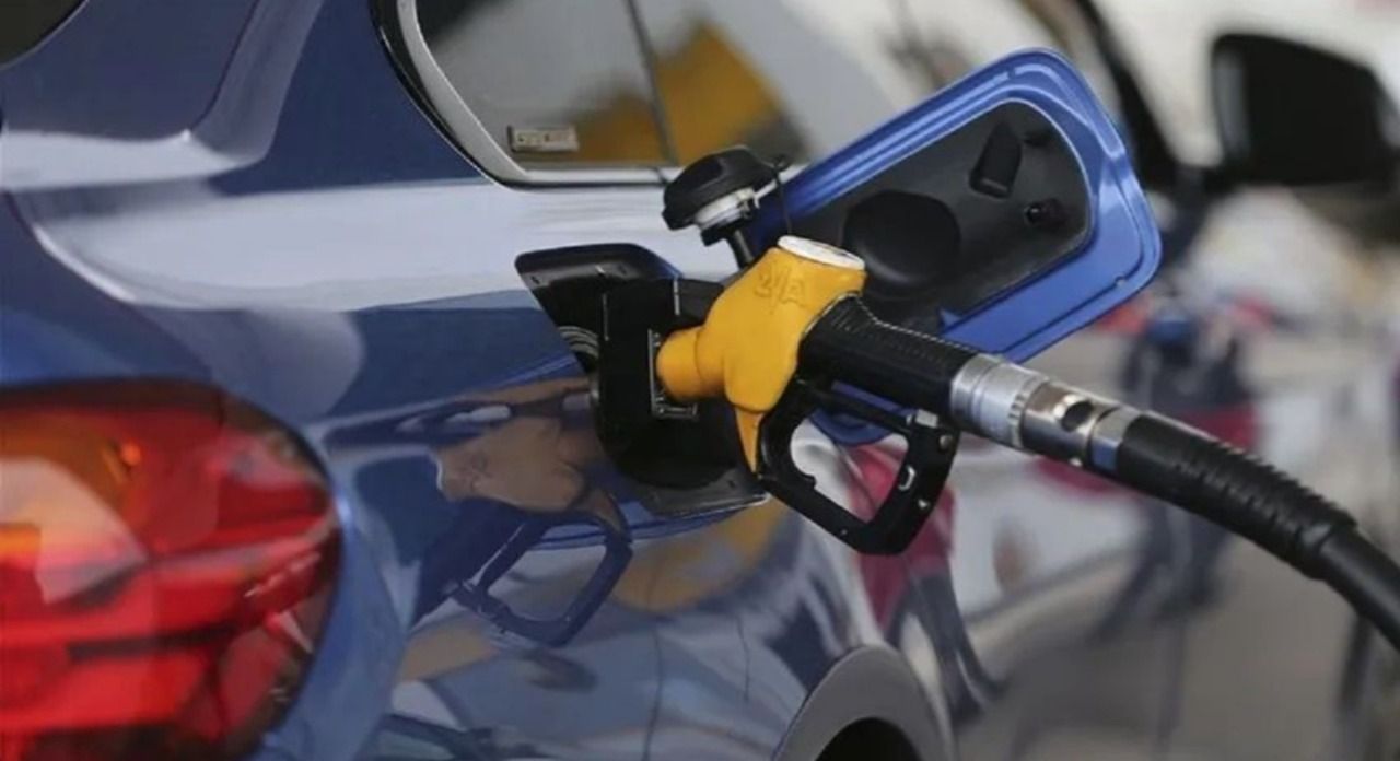 Benzine büyük zam! Pompaya yansıdı