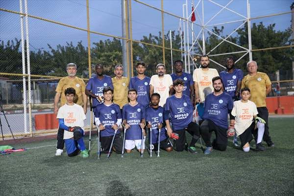 Şanlıurfalı ampute futbolcular, depremde ara verdikleri futbola dönmenin sevincini yaşıyor