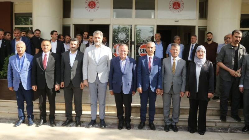 Şanlıurfalı vekilin takipçileri şaşırmıştı! Kendisinden olmadığını açıkladı