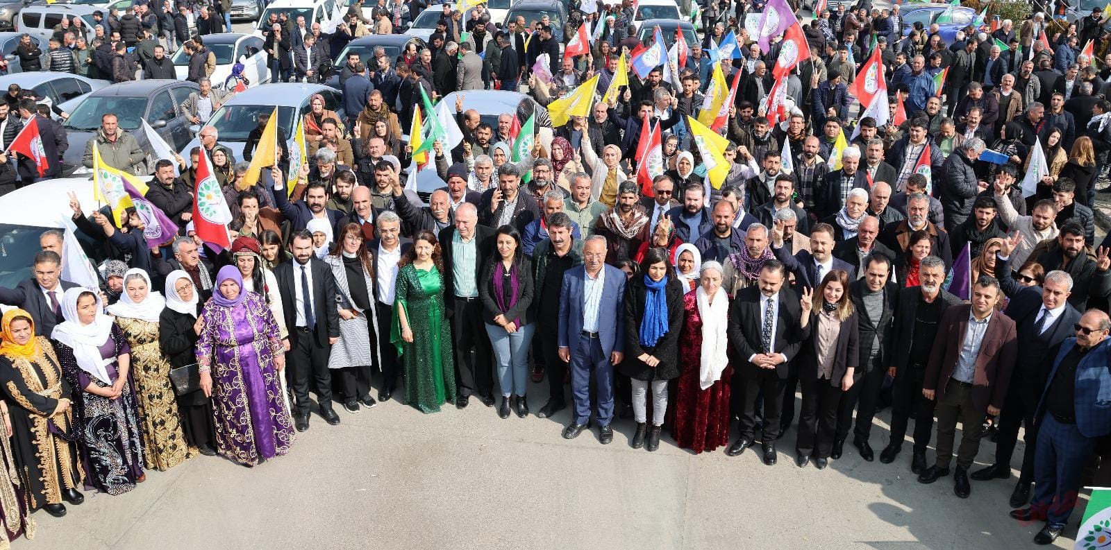 “Demokratik belediyeyi kurmaya geliyoruz” DEM Parti adayları Şanlıurfa'da coşkuyla karşılandı