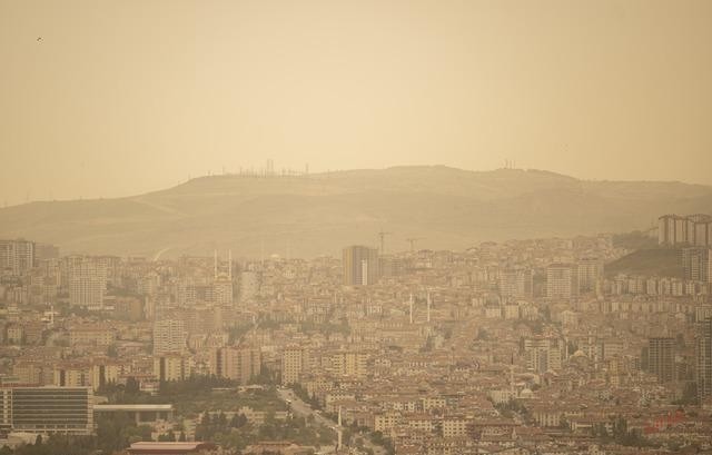 Çöl tozu tüm yurdu etkisi altına aldı! Uzman isim nedenini açıkladı: Yaşamın olmazsa olmazıdır