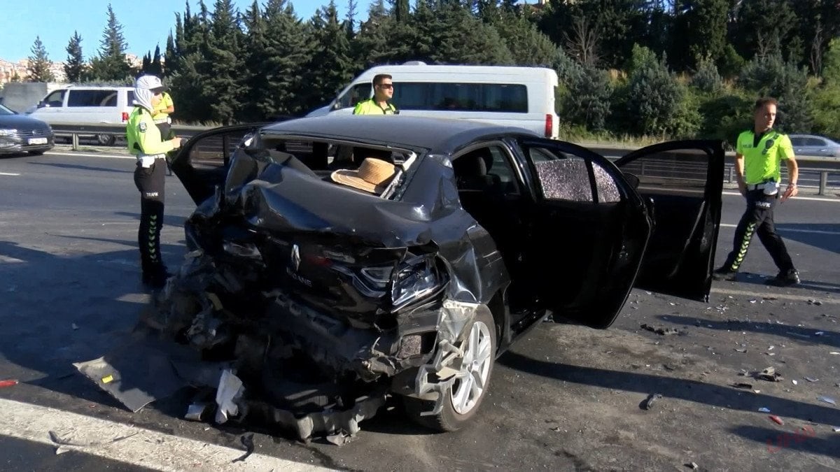 Zincirleme trafik kazası: 15 araç birbirine girdi
