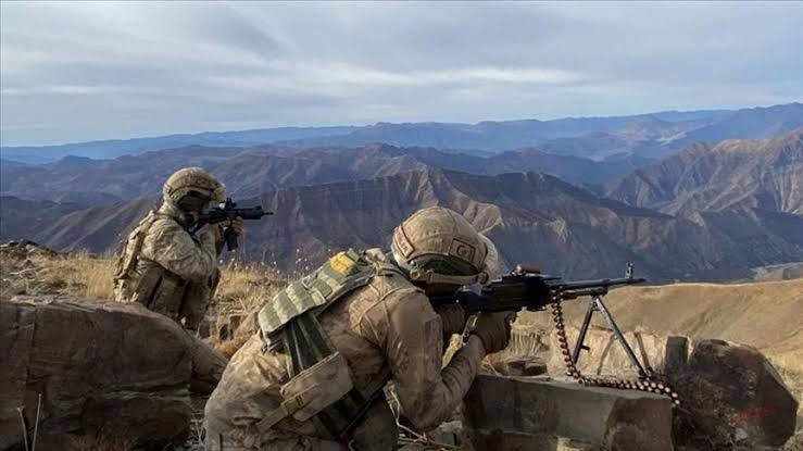 Şanlıurfa'nın Suriye Sınırında ve Pençe-Kilit Operasyonunda 7 Terörist Etkisiz Hale Getirildi