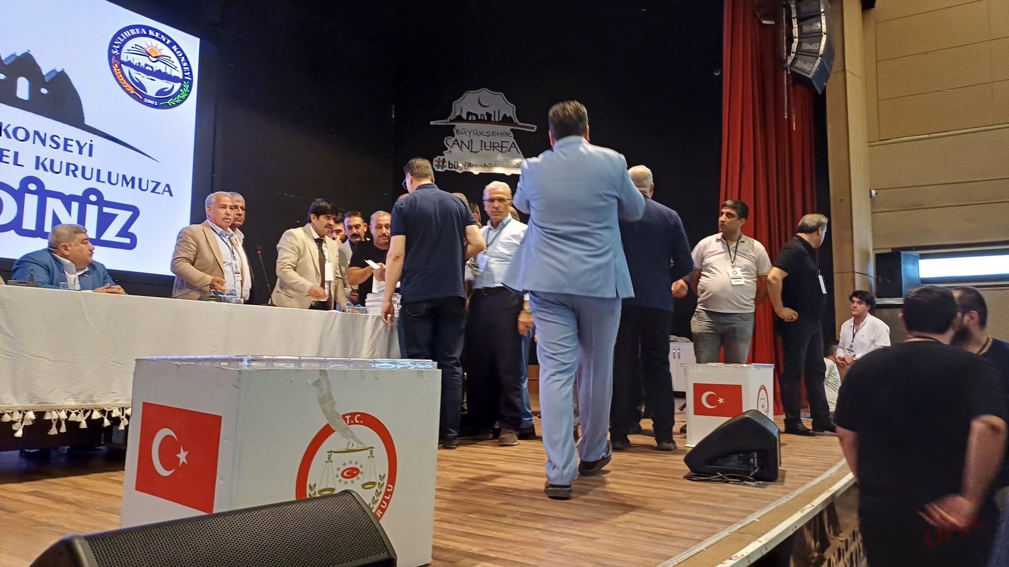 Şanlıurfa Kent Konseyi’nde tartışma! Polisler araya girdi