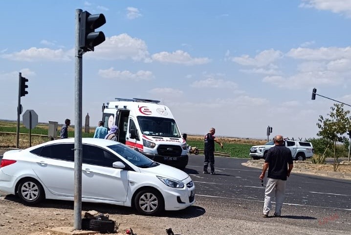 VİRANŞEHİR’DE TANKER İLE OTOMOBİL ÇARPIŞTI, 5 YARALI