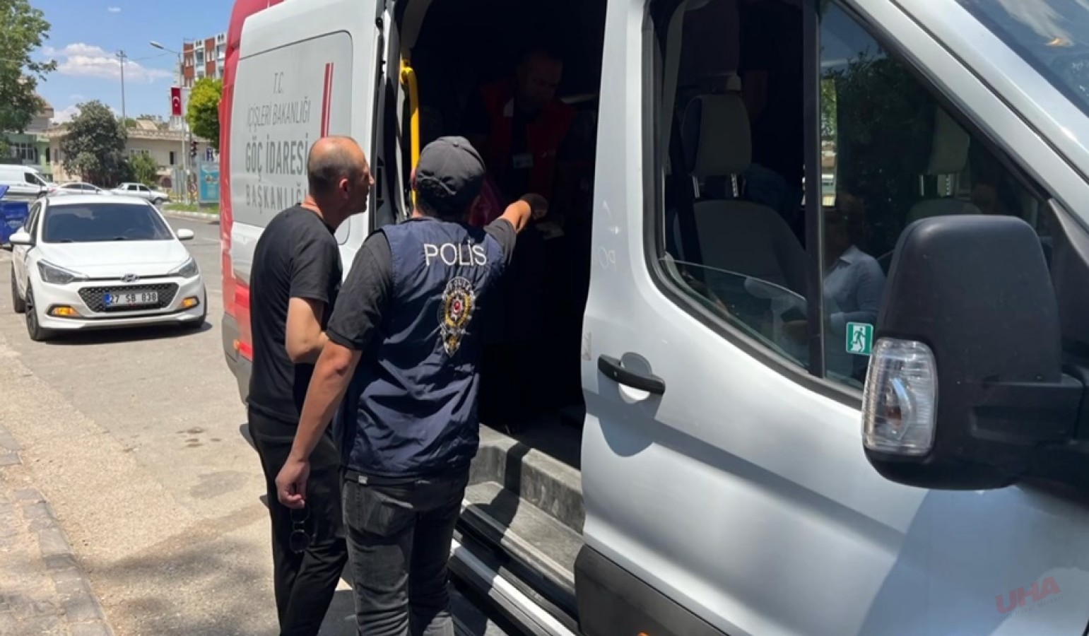 ŞANLIURFA’DA 9 ARANAN ŞAHIS YAKALANDI