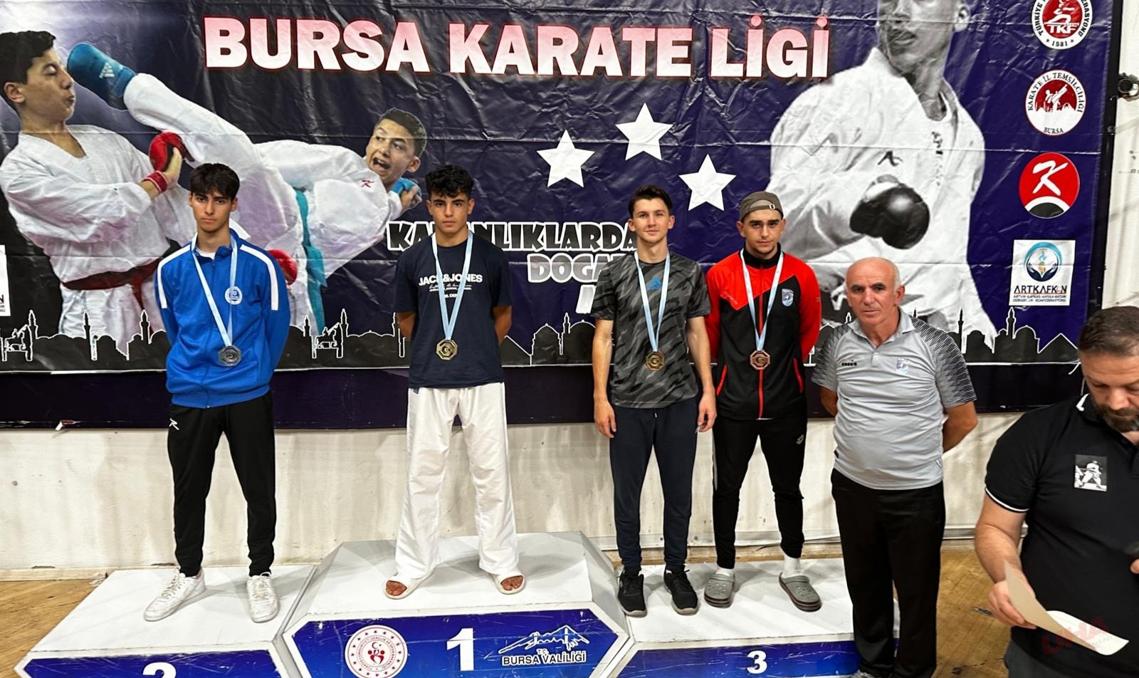 KARATE ŞAMPİYONLARI YİNE EYYÜBİYE’DEN
