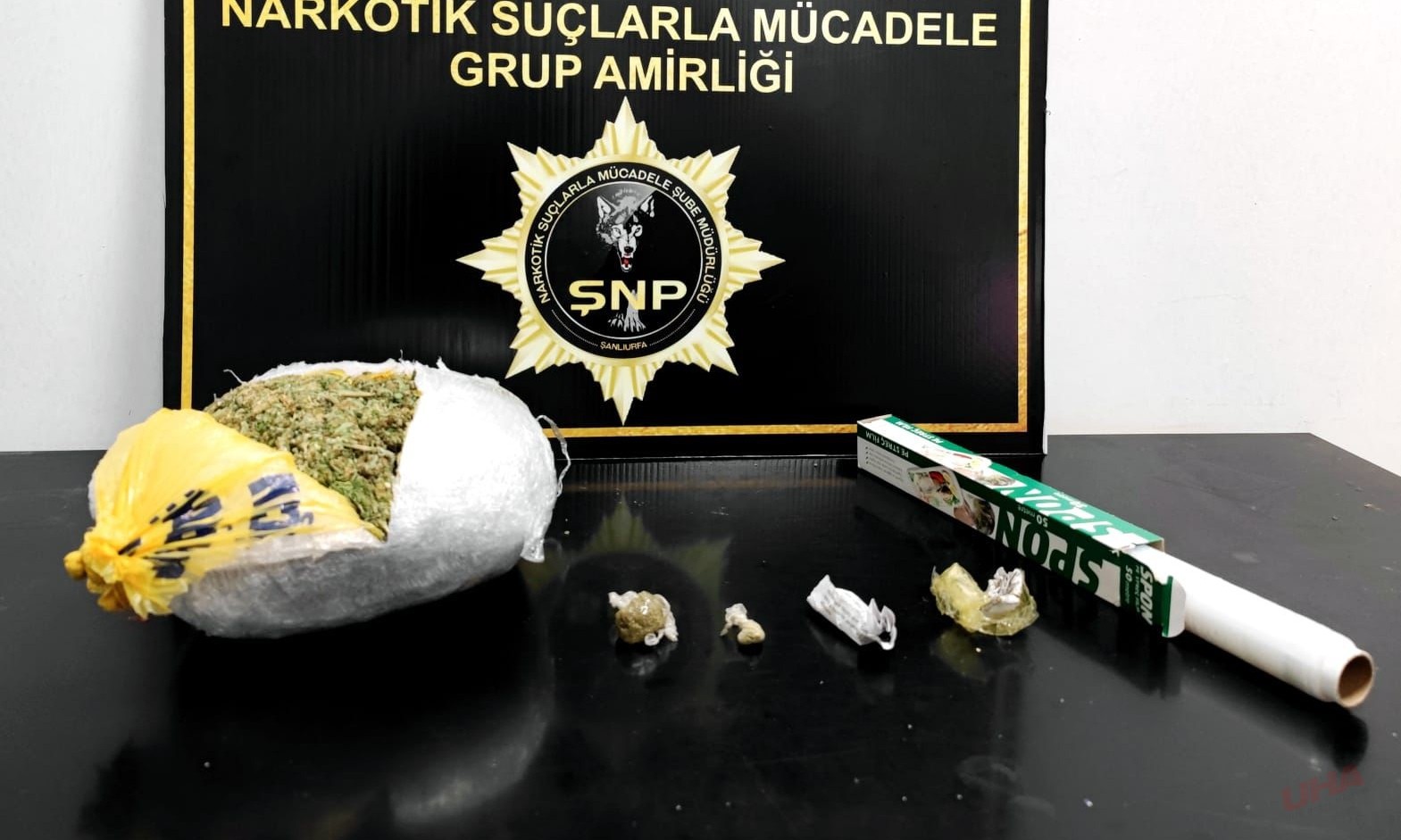 Şanlıurfa'da Narkotik Operasyon: 126 Gram Esrar Ele Geçirildi, Üç Şüpheli Tutuklandı