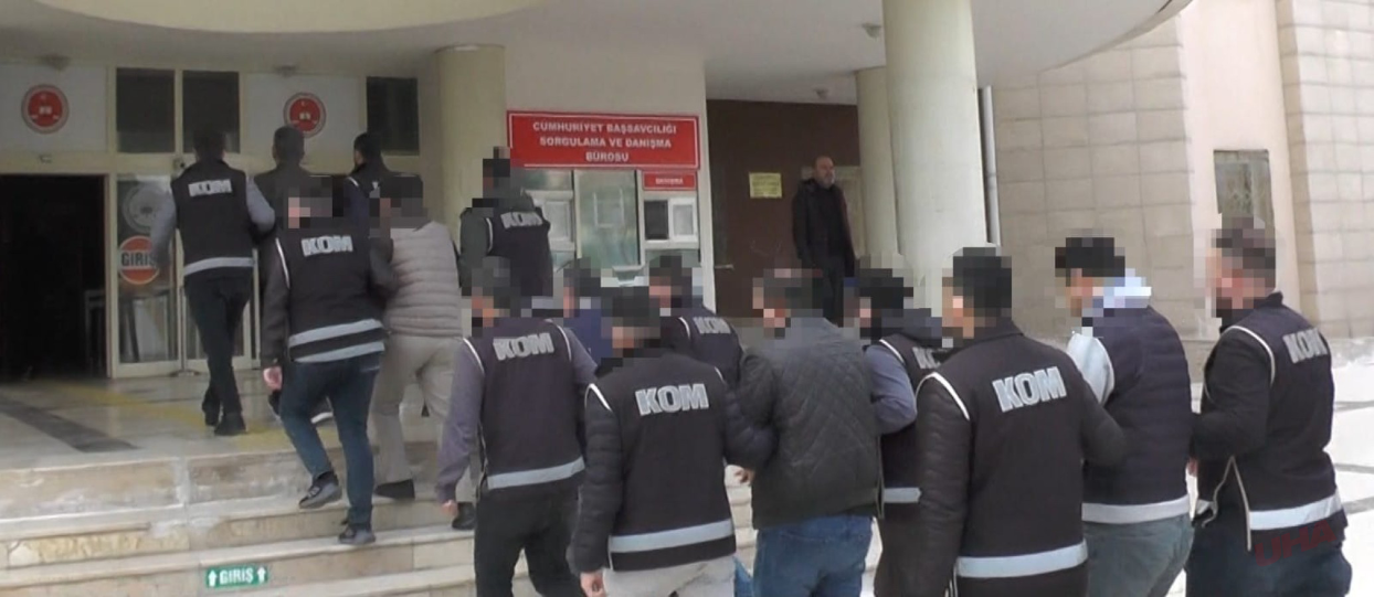 ŞANLIURFA'DA ARANAN ŞAHISLARA OPERASYON, 217 GÖZALTI