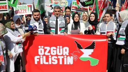 Şanlıurfa’daki Kadınlardan “Gazze İçin Sessiz Çığlık” — AK Parti Kadın Kolları: “Barış Kadınla Mümkündür”