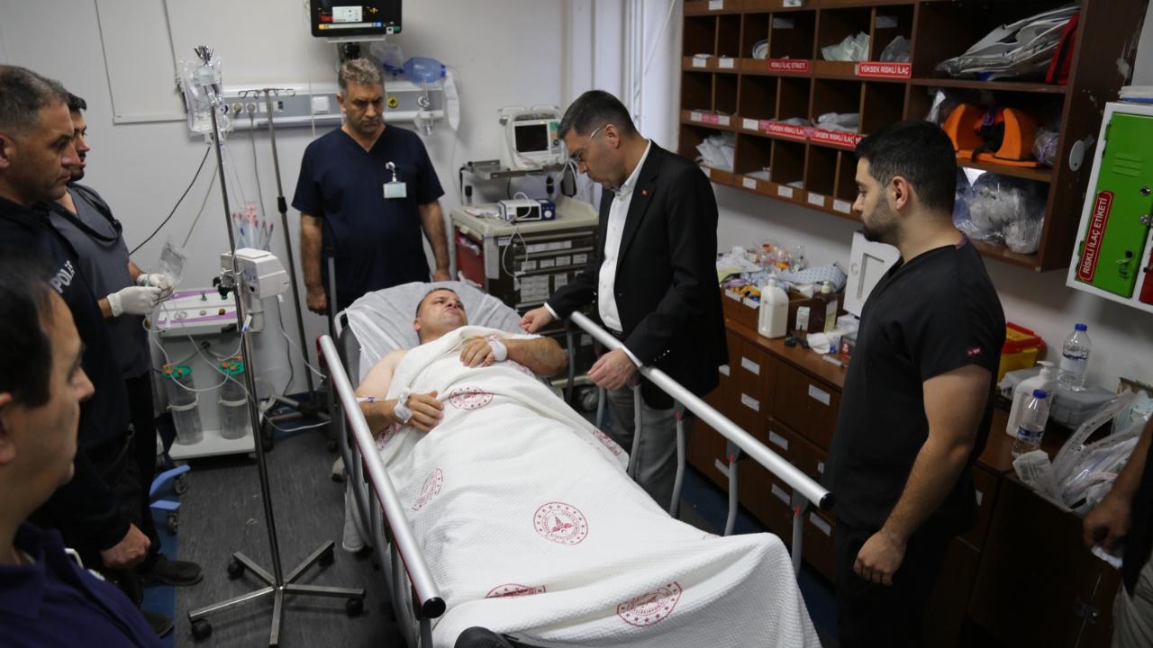 Şanlıurfa’da Polise Bıçaklı Saldırı! Nöbet Tutarken Yaralandı, Saldırgan Tutuklandı