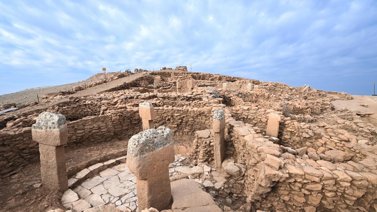 Taş Tepeler’de Neolitik Çağ’a Damga Vuran 30 Yeni Keşif: “Ölüm Yüzü” Heykeli Bilim Dünyasında Heyecan Yarattı