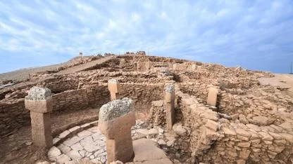 Taş Tepeler’de Neolitik Çağ’a Damga Vuran 30 Yeni Keşif: “Ölüm Yüzü” Heykeli Bilim Dünyasında Heyecan Yarattı