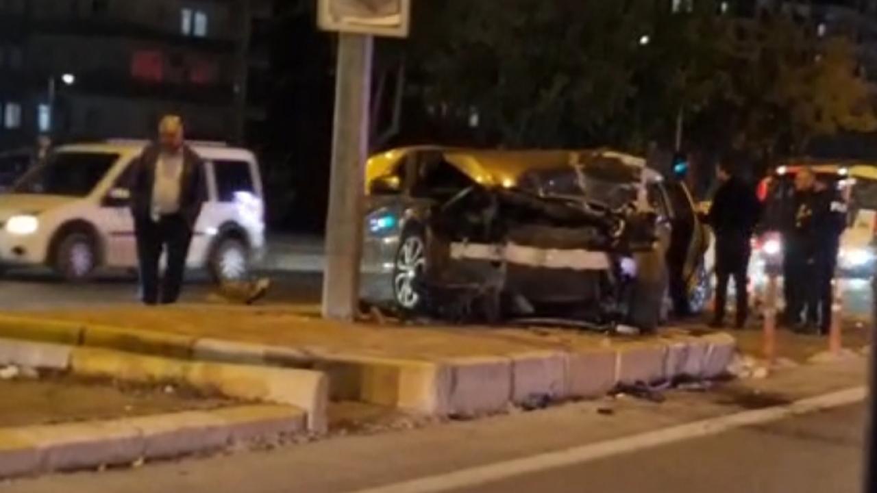 Şanlıurfa-Diyarbakır Yolunda Akşam Saatlerinde Korkutan Kaza: 1 Yaralı