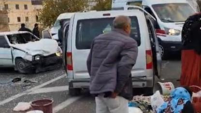 Şanlıurfa’da Organize Sanayi Bölgesi Çıkışında Feci Kaza: 1’i Ağır 2 Yaralı