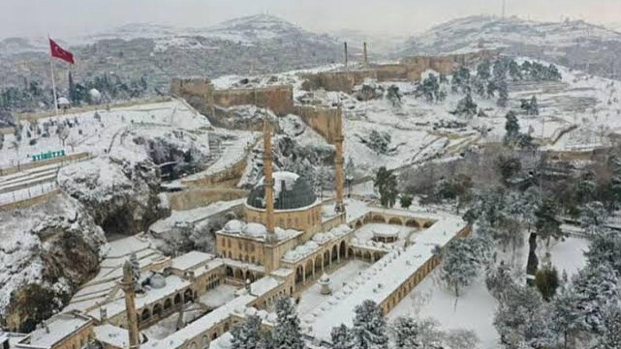 Şanlıurfa’da Eğitime Kar Engeli: 7 İlçede Kırsal Okullar Tatil Edildi