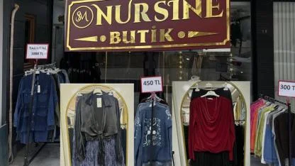 Bayram Öncesi Alışveriş Hareketliliği: Karaköprü’de Kadın Giyimde Yeni Adres İlgi Görüyor