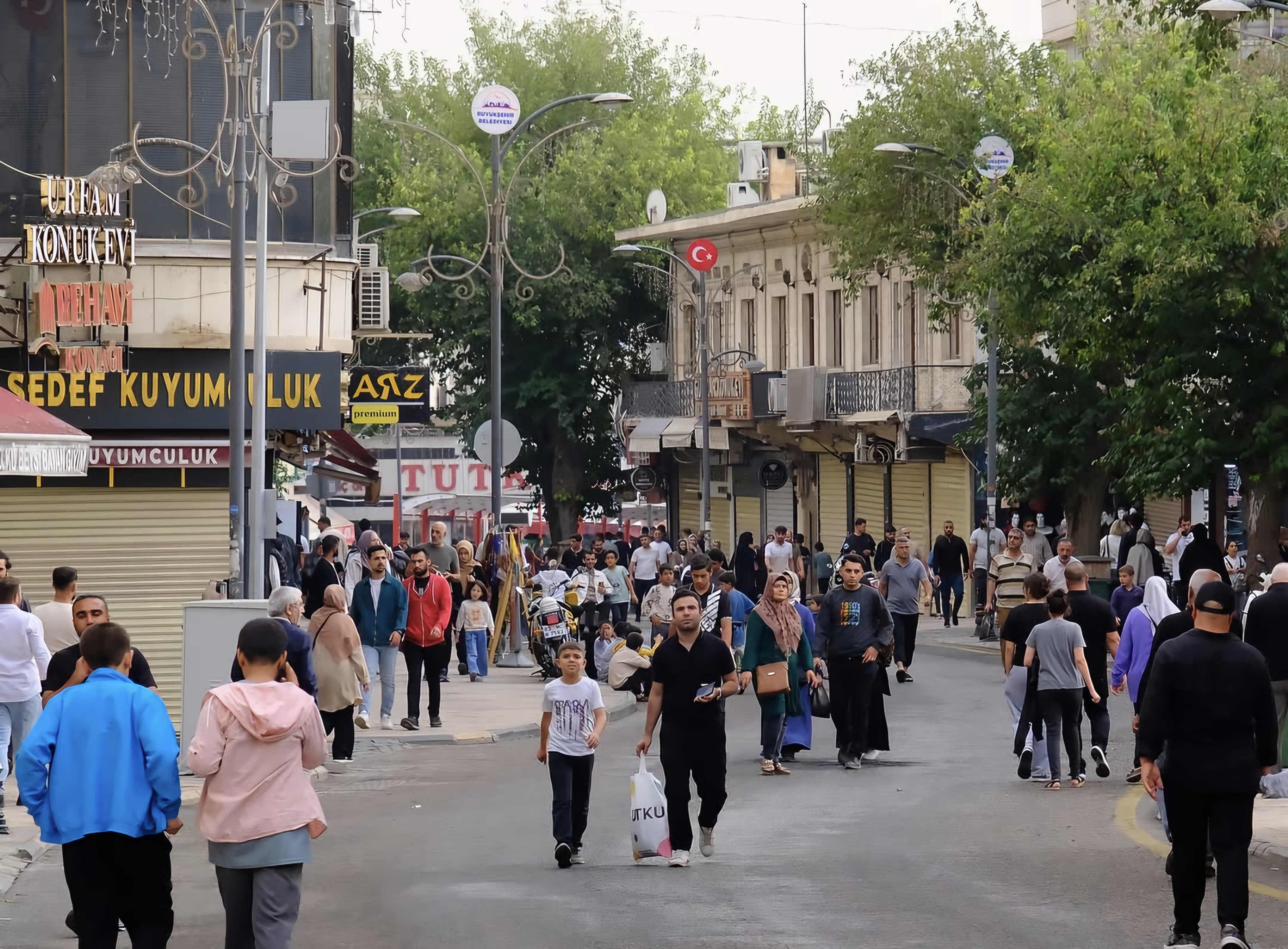 Divanyolu Caddesi Artık Yayaların: Urfa’nın Kalbi Trafiğe Kapandı